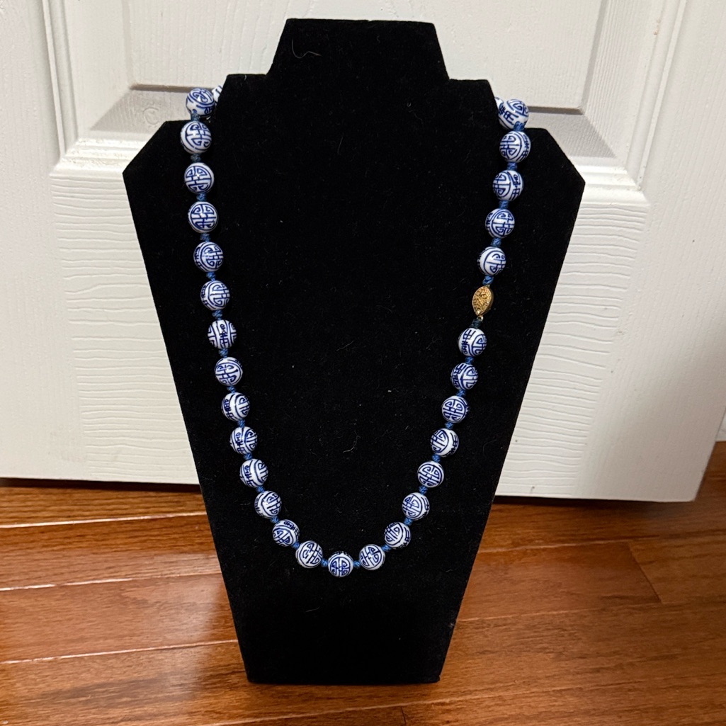 Vintage Chinese Export Shou Hand Painted White & Cobalt Blue Porcelain Necklace
